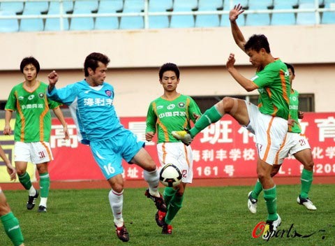 学生军五轮不胜爱国者客场0比0青岛深陷保级危机